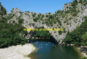 Le Pont d'Arc à Vallon dans les Gorges de l Ardeche